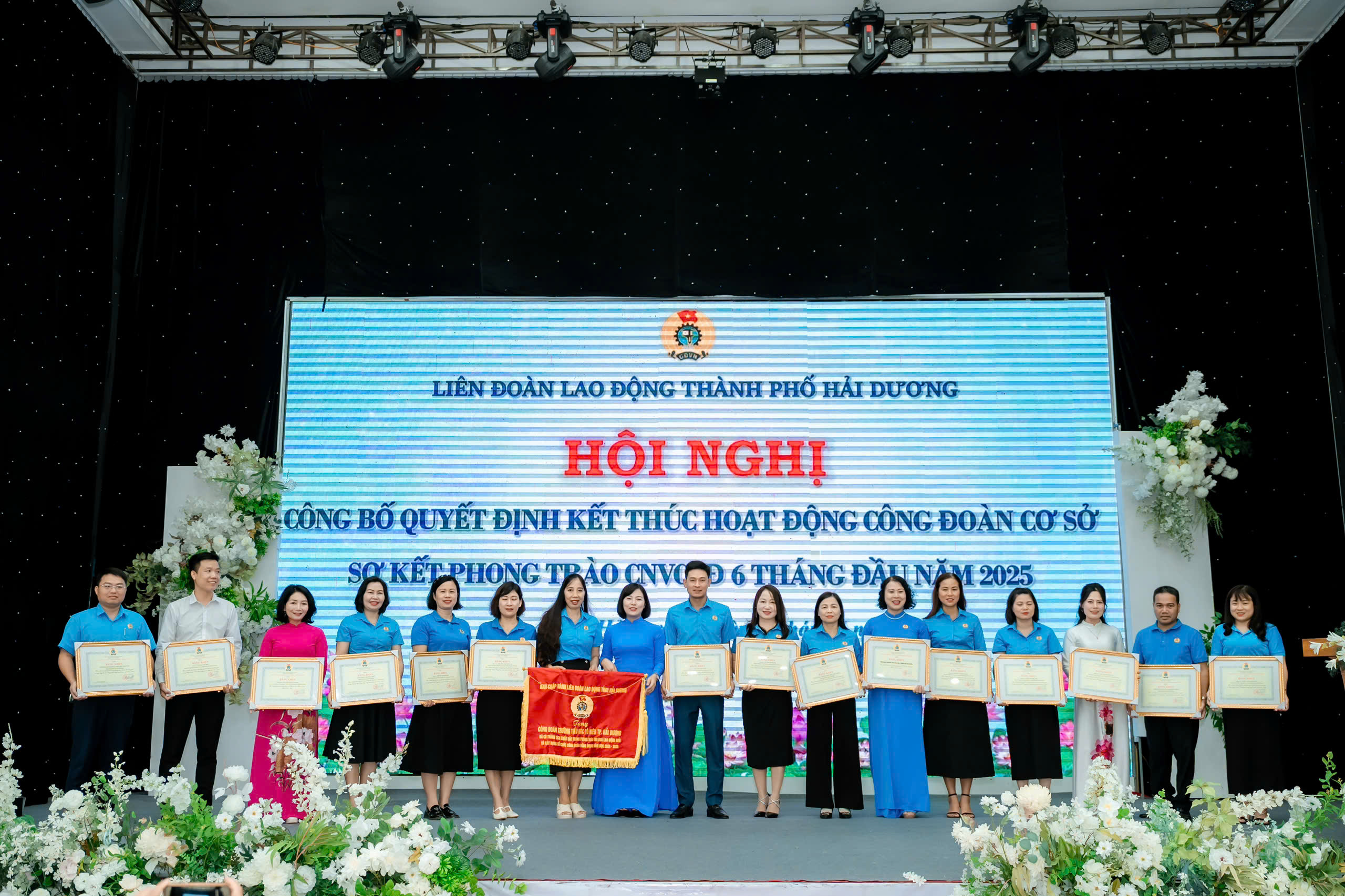 Công đoàn Trường THPT chuyên Nguyễn Trãi phát huy vai trò nòng cốt trong phong trào thi đua và hoạt động công đoàn năm học 2024–2025